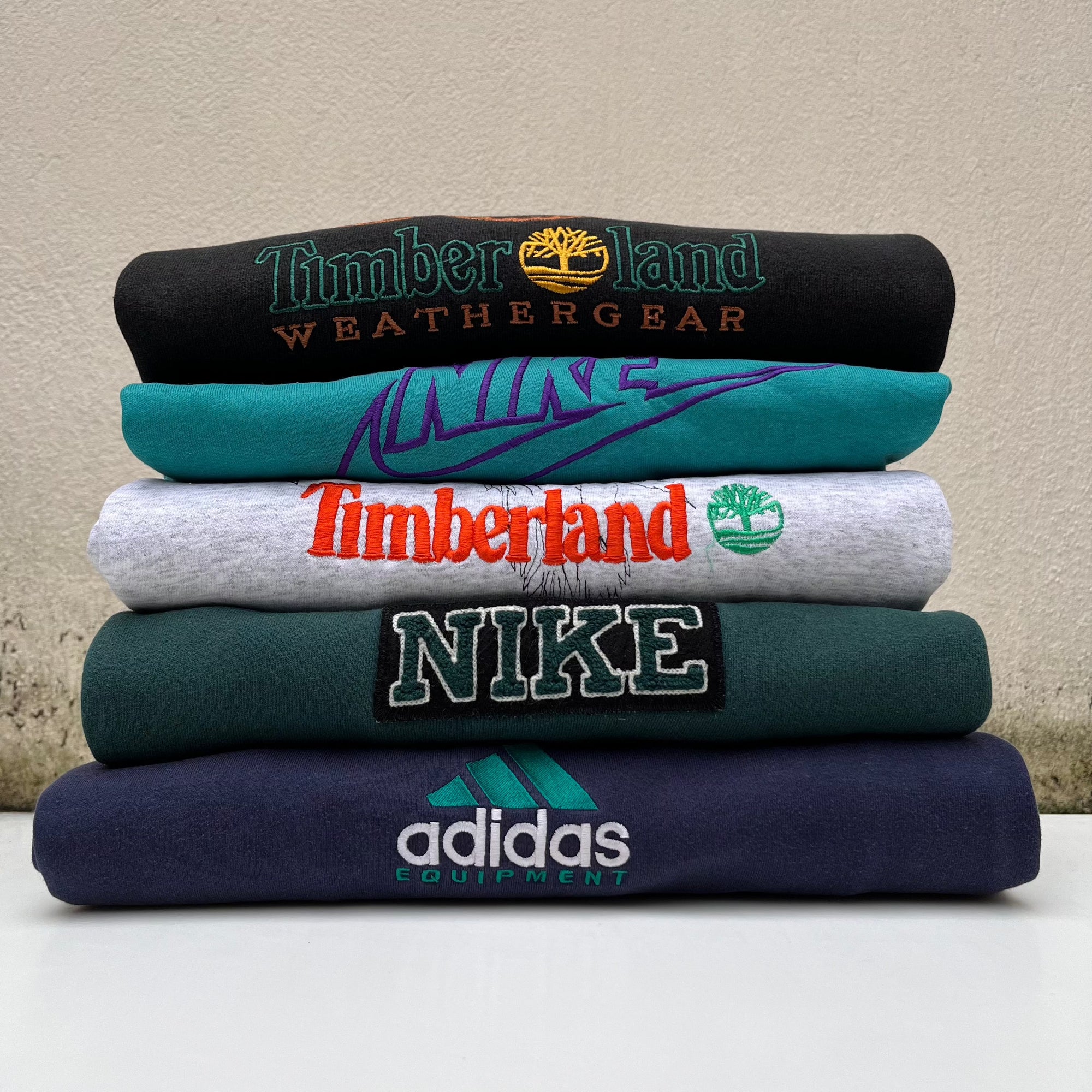Vintage Pullover Sammlung von Nike, Timberland und Adidas